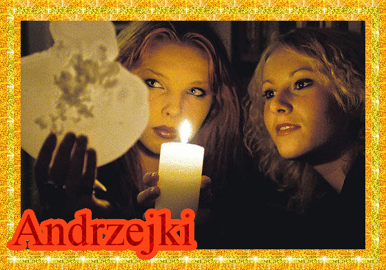 Dwie kobiety przypominają o andrzejkach